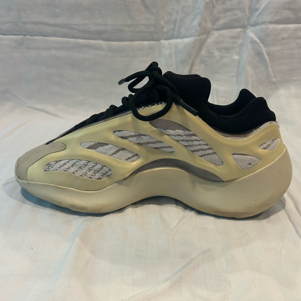 Adidas Yeezy Boost 700 V3 Azael Mens 8 - Picture 5 of 9